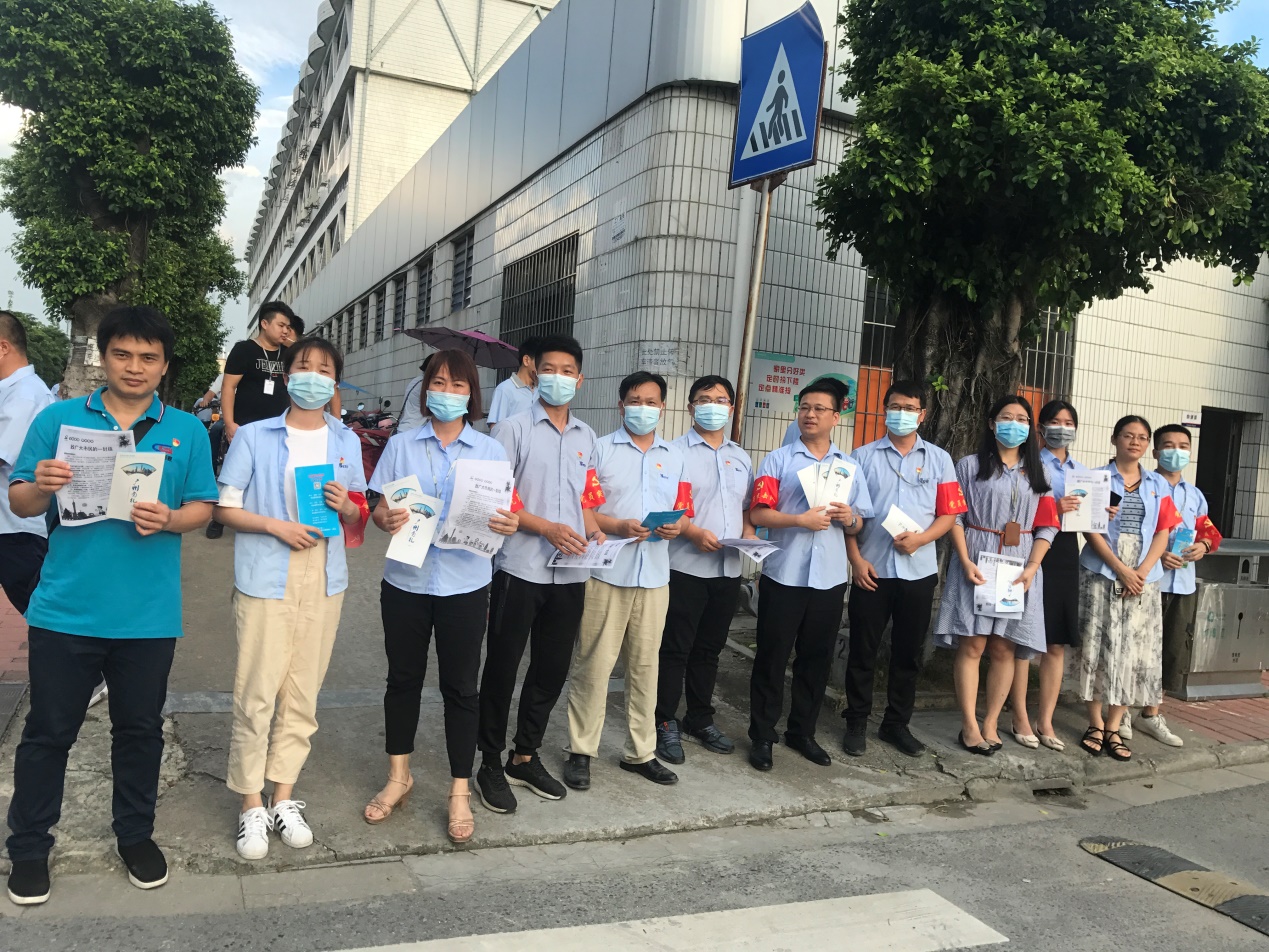 黨員(yuan)開展(zhan)社(she))區(qu)“創文(wén)活動(dòng)”